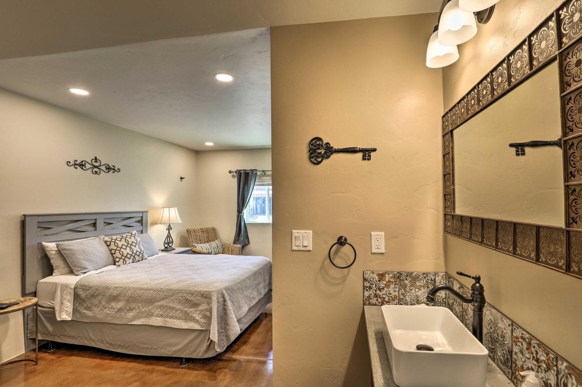 East Tucson House With Private Backyard And Fire Pit Villa ภายนอก รูปภาพ